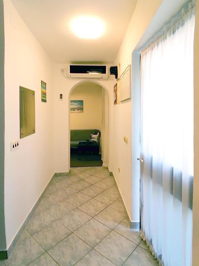 Apartments Miha Đảo Krk Ngoại thất bức ảnh