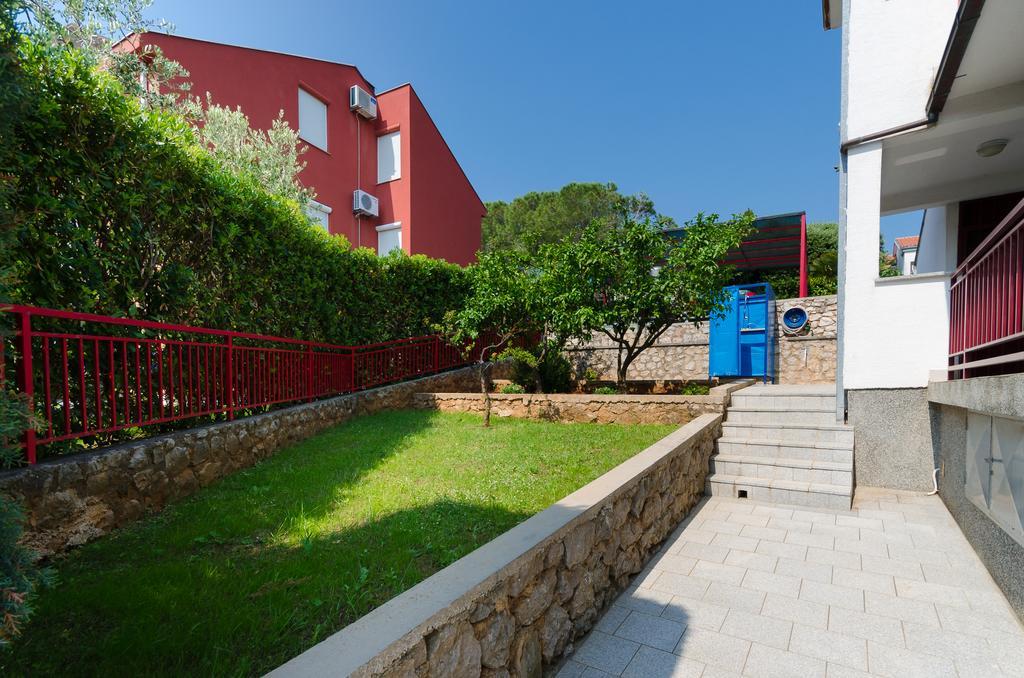 Apartments Miha Đảo Krk Ngoại thất bức ảnh